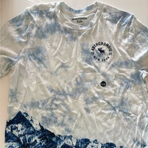 Original abercrombie kids long sleeve shirt in size 13/14, made in Vietnam!